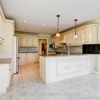 5037,&nbsp;Mississauga, Central Erin Mills, Mississauga