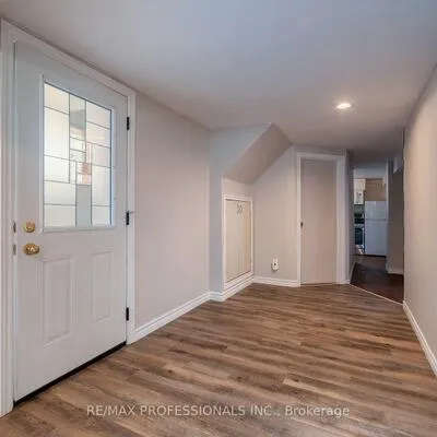1360,&nbsp;Lewisham, Clarkson, Mississauga
