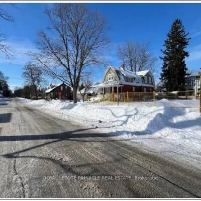 52,&nbsp;Forest, Port Credit, Mississauga