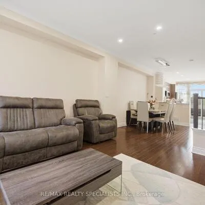1812,&nbsp;Burnhamthorpe, Applewood, Mississauga