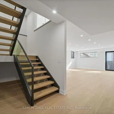 362,&nbsp;Meadow Wood, Clarkson, Mississauga