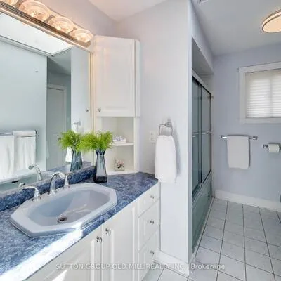 251,&nbsp;Chalfield, Rathwood, Mississauga