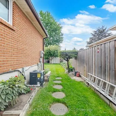 2414,&nbsp;Whaley, Cooksville, Mississauga