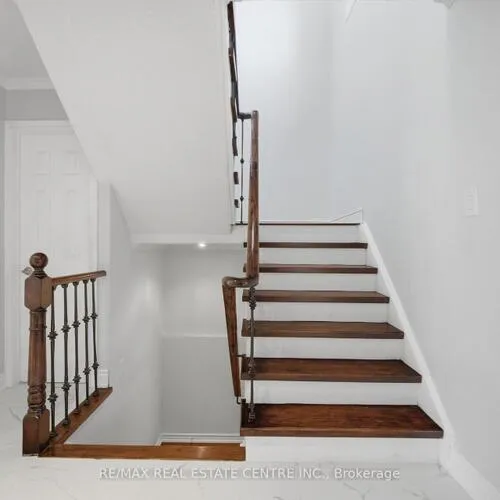 Premium freehold home for sale: 4569, Pemmican, Hurontario, Mississauga