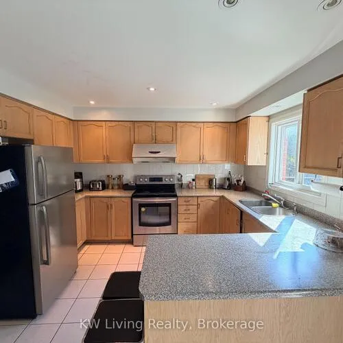 Premium freehold home for sale: 531, Avonwick, Hurontario, Mississauga