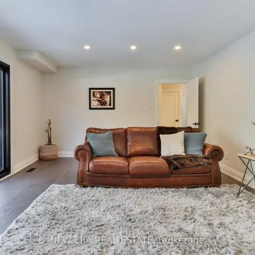 Premium freehold home for sale: 1481, Chasehurst, Lorne Park, Mississauga