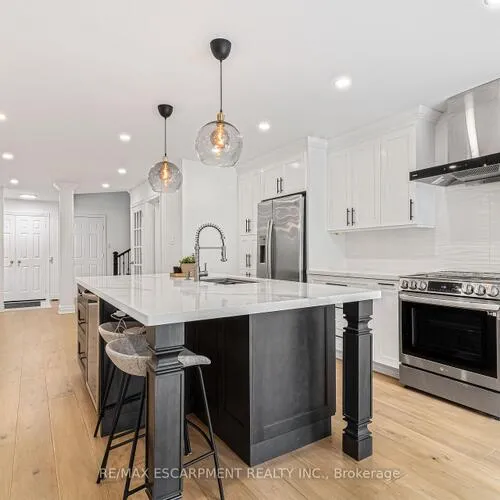 Premium freehold home for sale: 5576, Middlebury, Central Erin Mills, Mississauga