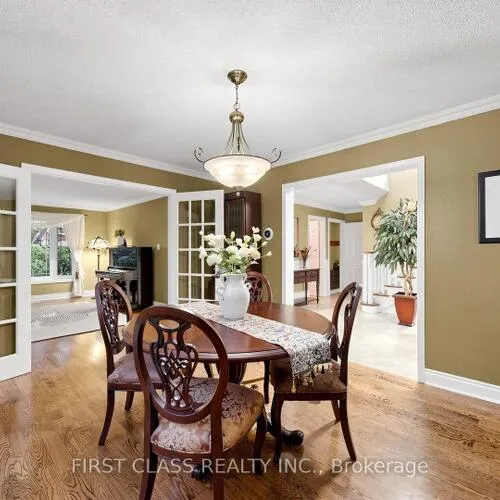 Premium freehold home for sale: 4555, Carpenter, East Credit, Mississauga
