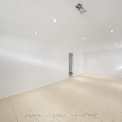 995,&nbsp;Garrard, Lakeview, Mississauga