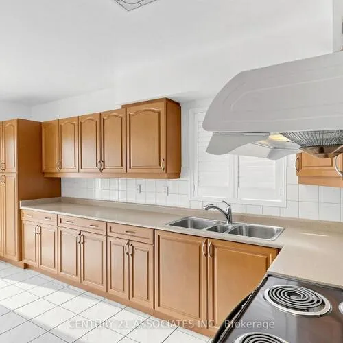 Premium freehold home for sale: 890, Blyleven, East Credit, Mississauga