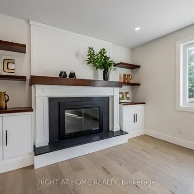 690,&nbsp;Hillman, Applewood, Mississauga