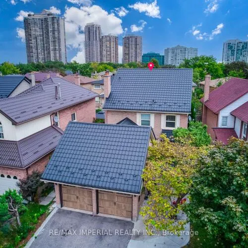 Premium freehold home for sale: 301, Kingsbridge Garden, Hurontario, Mississauga