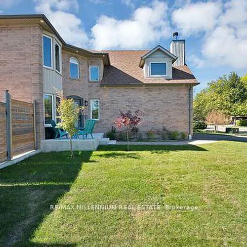 Premium freehold home for sale: 4165, Credit Pointe, East Credit, Mississauga