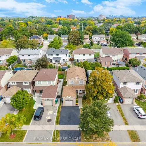 Premium freehold home for sale: 6081, Fullerton, Meadowvale, Mississauga