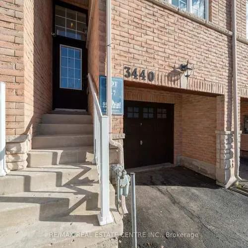 Premium freehold home for sale: 3440, Redpath, Lisgar, Mississauga