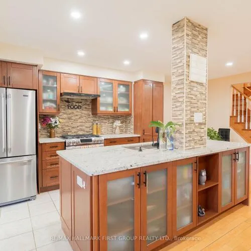Premium freehold home for sale: 7686, Black Walnut, Lisgar, Mississauga
