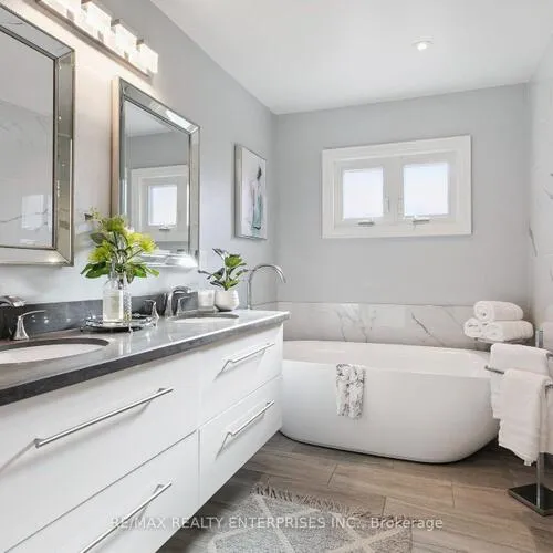 Premium freehold home for sale: 2683, Kingsberry, Cooksville, Mississauga