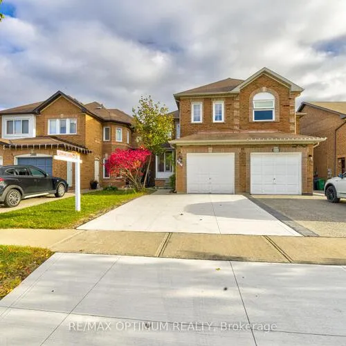 Premium freehold home for sale: 3812, Craighurst, Lisgar, Mississauga