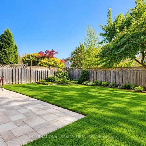 Premium freehold home for sale: 297, Kingsbridge, Hurontario, Mississauga