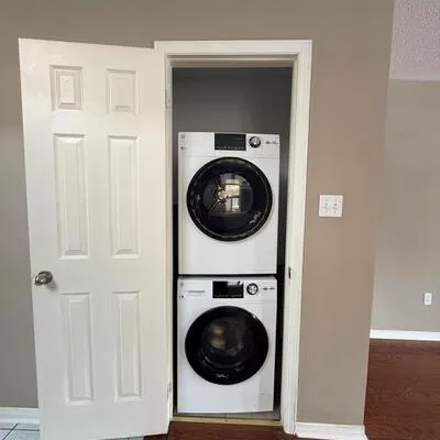 367, Marble, Woodland Hill, Newmarket