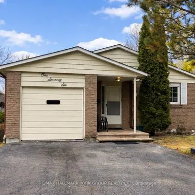 176,&nbsp;Robinson, Central Newmarket, Newmarket