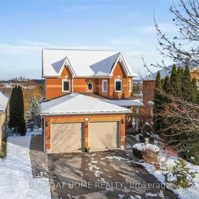 176,&nbsp;Foxtail, Armitage, Newmarket