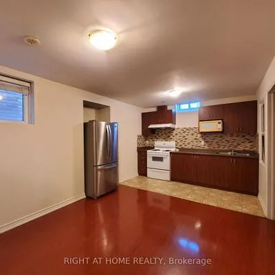 38,&nbsp;Cliff Gunn, Woodland Hill, Newmarket