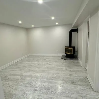 490,&nbsp;Cody, Central Newmarket, Newmarket