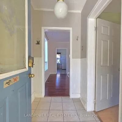 451,&nbsp;Ontario, Central Newmarket, Newmarket