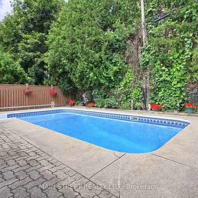 241,&nbsp;Andrew, Central Newmarket, Newmarket