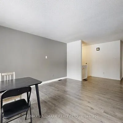 1022,&nbsp;Janette, Huron Heights-Leslie Valley, Newmarket