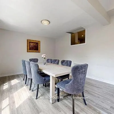 1000,&nbsp;Elgin, Huron Heights-Leslie Valley, Newmarket