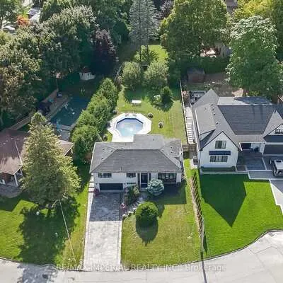 206,&nbsp;Richard, Central Newmarket, Newmarket