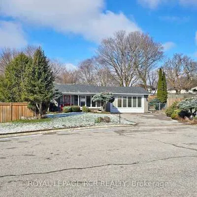 827,&nbsp;Legge, Gorham-College Manor, Newmarket