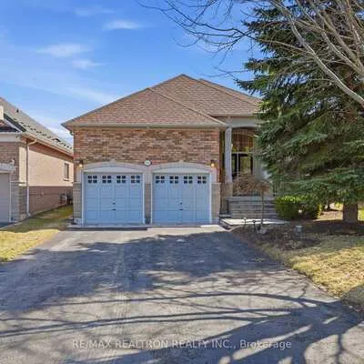 913,&nbsp;Bayley, Stonehaven-Wyndham, Newmarket