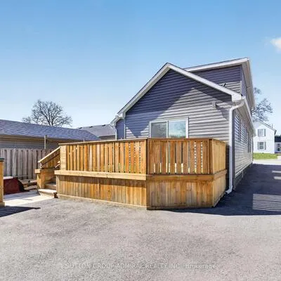 408,&nbsp;Andrew, Central Newmarket, Newmarket