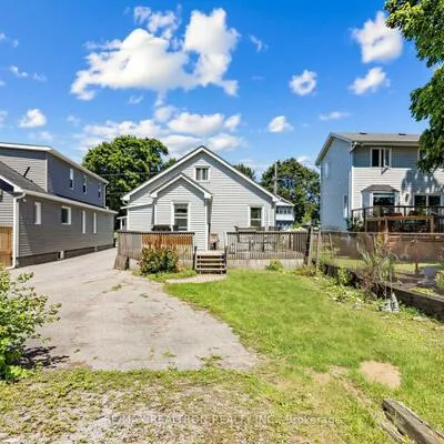 412,&nbsp;Andrew, Central Newmarket, Newmarket