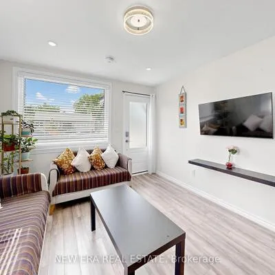 247,&nbsp;Muriel, Gorham-College Manor, Newmarket