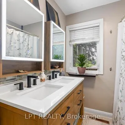 98,&nbsp;Don Mor, Central Newmarket, Newmarket