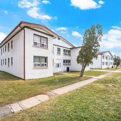 1037, Churchill, 1003 - CP College Park, Oakville