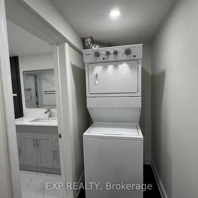 1230,&nbsp;Jonathan, 1004 - CV Clearview, Oakville