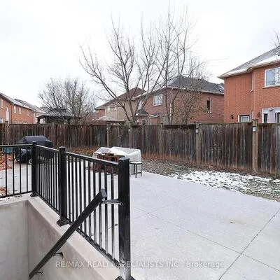 373,&nbsp;CREEK PATH, 1001 - BR Bronte, Oakville