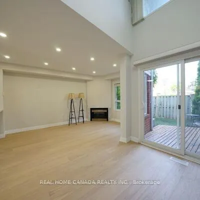 1240,&nbsp;Westview, 1022 - WT West Oak Trails, Oakville
