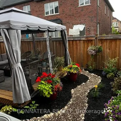 121,&nbsp;Huguenot, 1008 - GO Glenorchy, Oakville