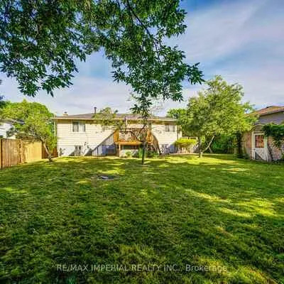 22,&nbsp;Miller, 1003 - CP College Park, Oakville