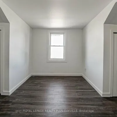 564,&nbsp;Lyons, 1014 - QE Queen Elizabeth, Oakville