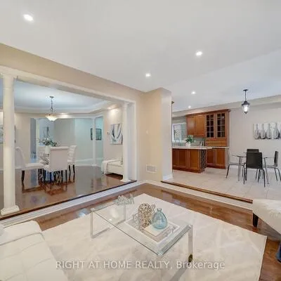 1030,&nbsp;LONSDALE, 1009 - JC Joshua Creek, Oakville