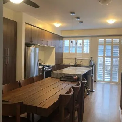 212,&nbsp;Squire, 1008 - GO Glenorchy, Oakville