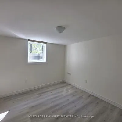 1324,&nbsp;Odessa, 1003 - CP College Park, Oakville