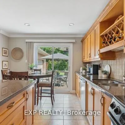 259,&nbsp;O'donoghue unit2, 1003 - CP College Park, Oakville